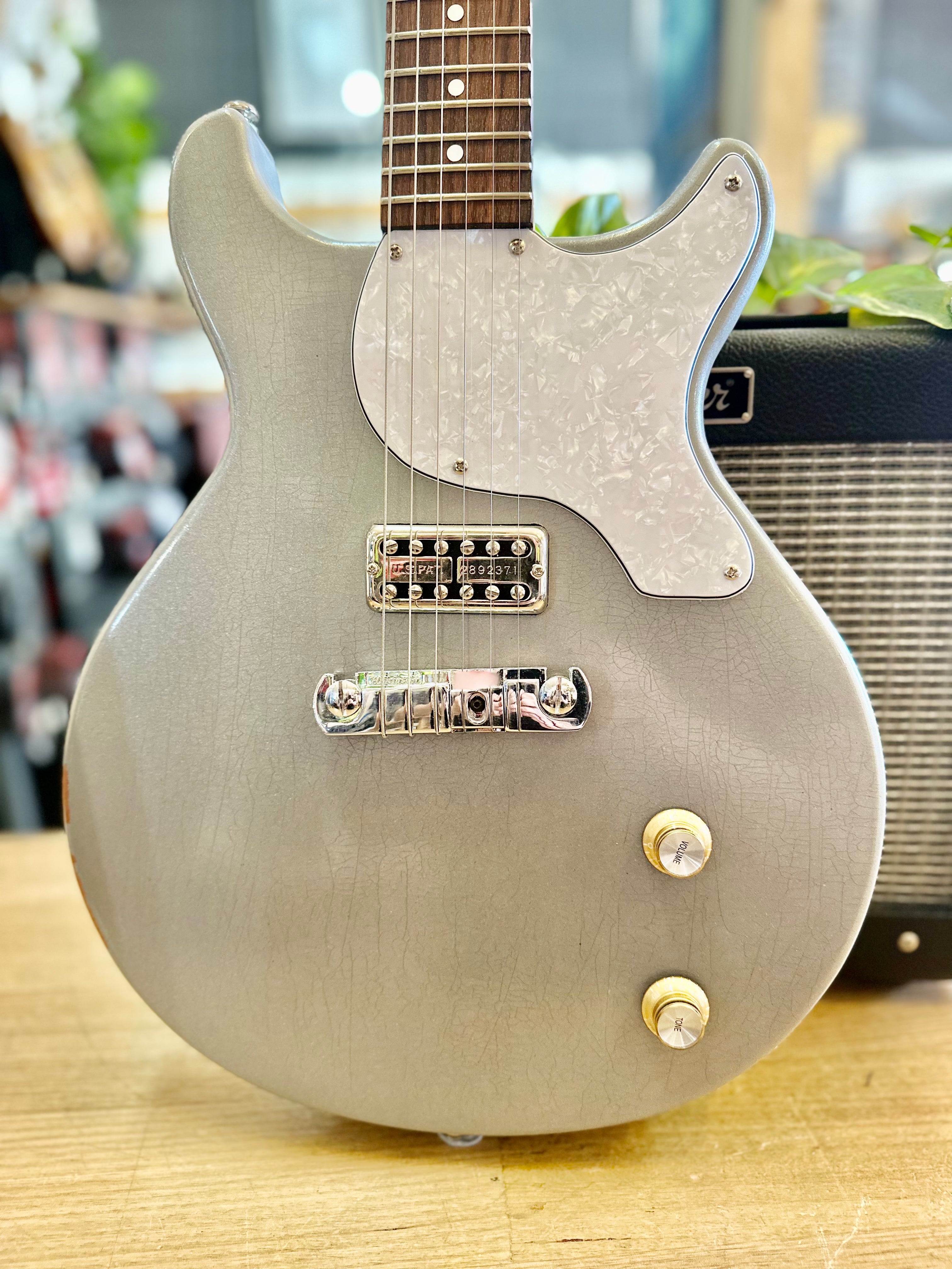 Vander Guitars | Double Cut | Ex Demo | Relic Silver Metallic | SOLD Vander Guitars | Double Cut | Ex Demo | Relic Silver Metallic | SOLD